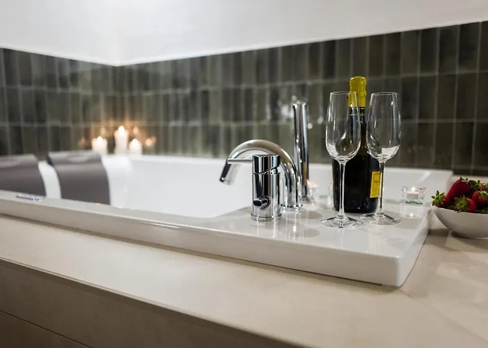 Casa Minerva - E Relax 4* 지오이아델콜레